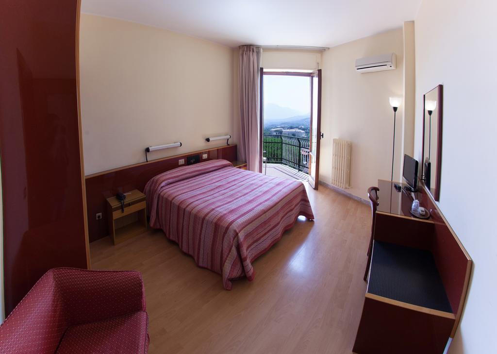 Hotel Mercurio Mercogliano Habitación foto