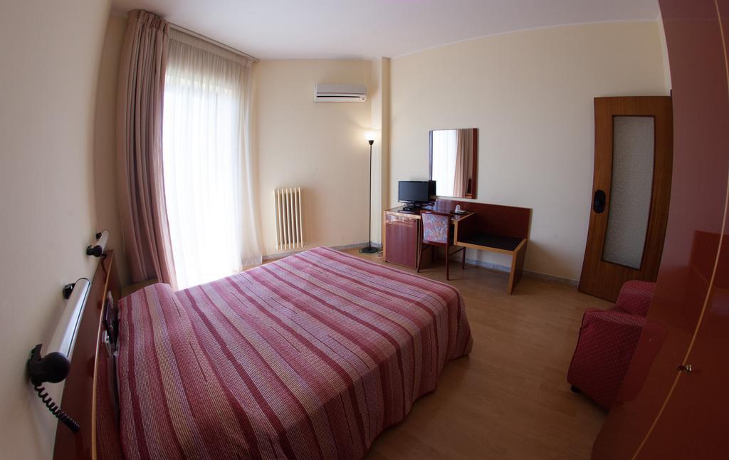 Hotel Mercurio Mercogliano Habitación foto