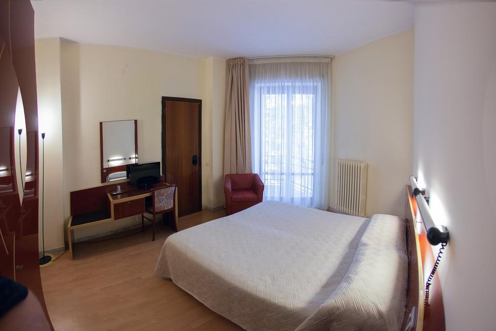 Hotel Mercurio Mercogliano Habitación foto